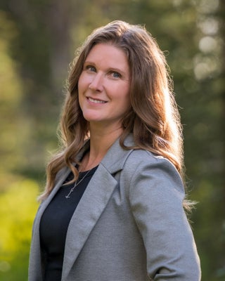 Portrait of Michelle Neufeld, Associate.